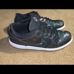 Nike Galaxy sb dunks size 13